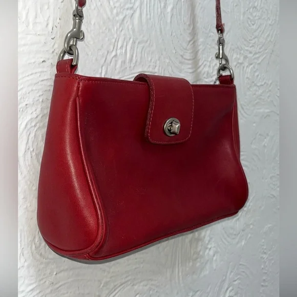 Vintage Red Coach Turn Lock Made In Costa Rica with Strap 9154